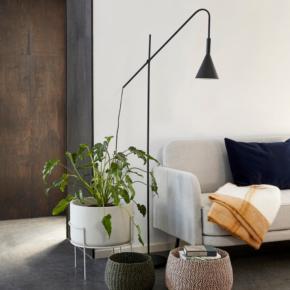 FLOOR LAMP