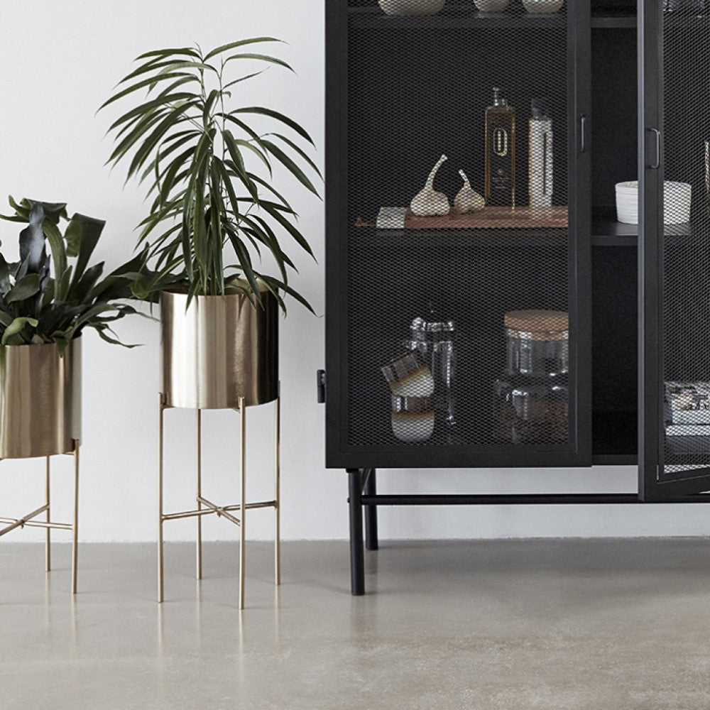FLOWER POT with legs 